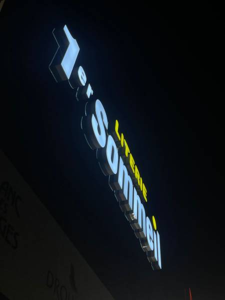 Enseigne caisson lumineux