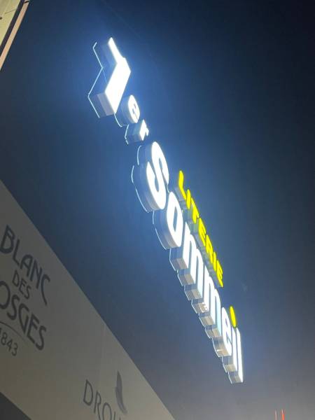 Enseigne caisson lumineux