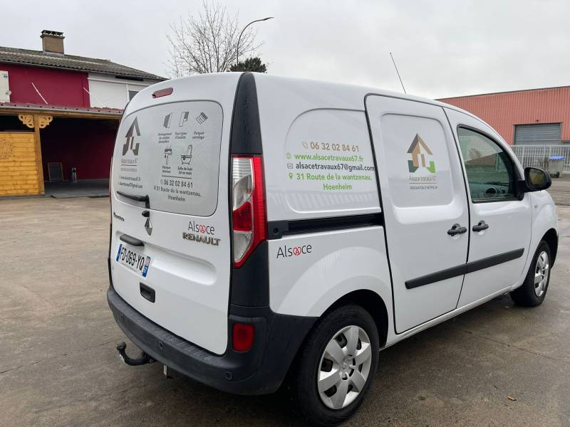 Marquage véhicule d'une flotte de cinq camionnette professionnels pour une entreprise de bâtiment à Hoeneim