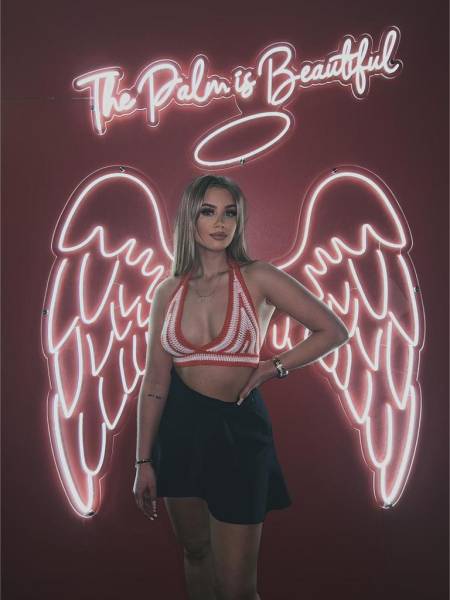 Création de néon sur mesure pour un bar à Kehl