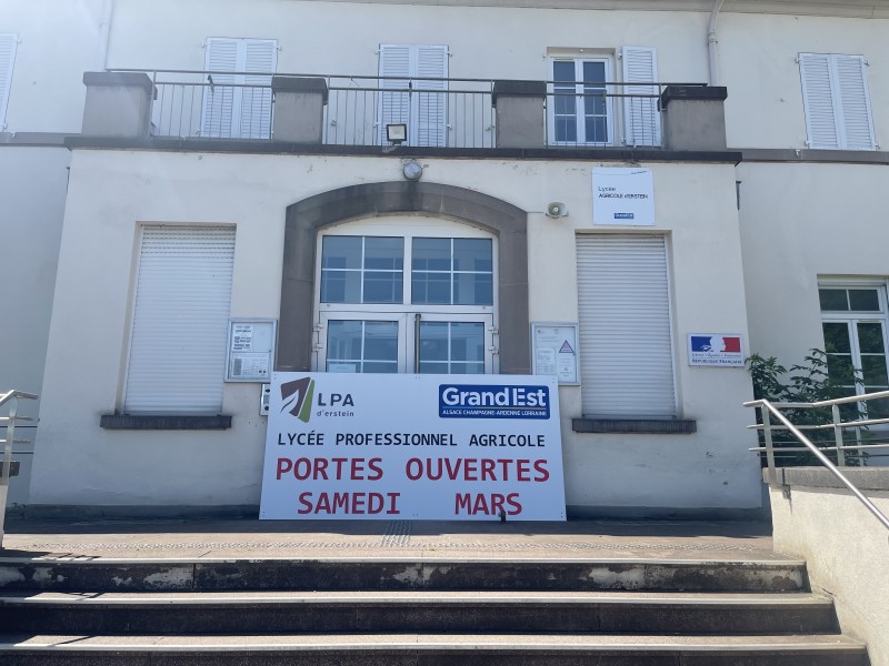 Impression grand format d'un panneau signalétique en dibond pour le lycée agricole d'Erstein de la région grand est