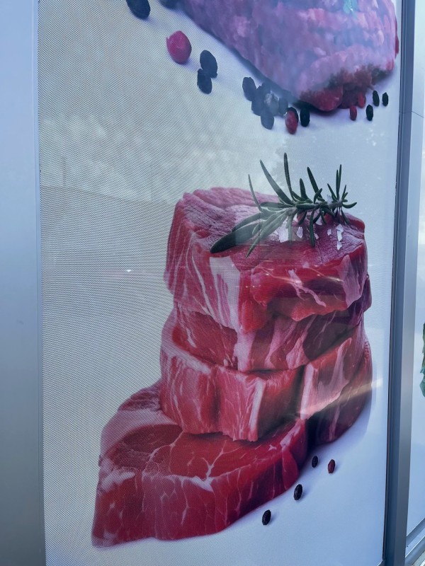 Impression et pose de film microperforé pour la nouvelle boucherie AKSARAY de la ZI Bischheim Hoenheim