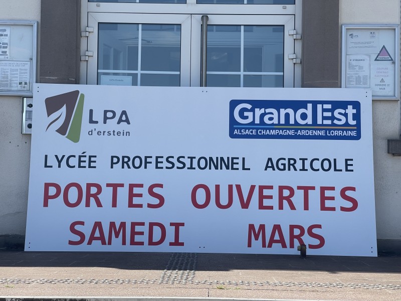 Impression grand format d'un panneau signalétique en dibond pour le lycée agricole d'Erstein de la région grand est